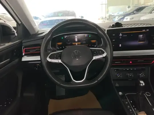 Volkswagen Lavida 2023 (42800 км)