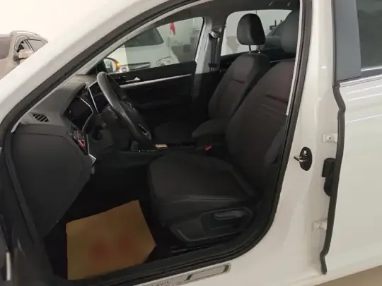 Volkswagen Lavida 2023 (42800 км)