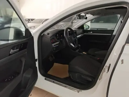 Volkswagen Lavida 2023 (42800 км)