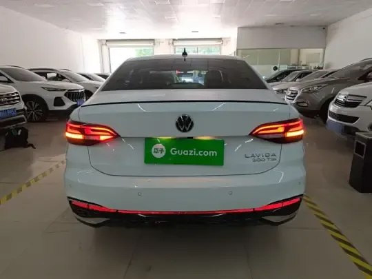 Volkswagen Lavida 2023 (42800 км)