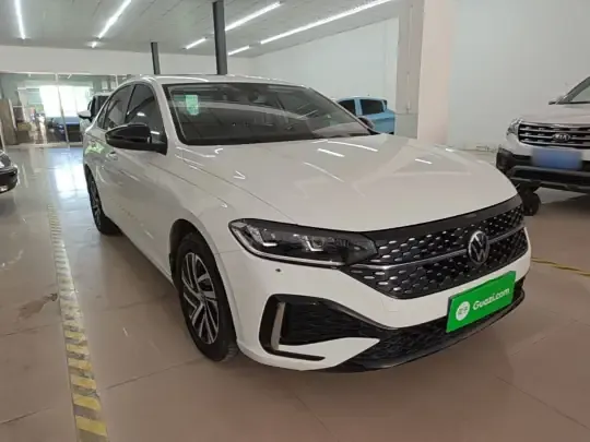 Volkswagen Lavida 2023 (42800 км)