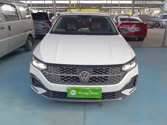 Volkswagen Lavida 2023 (41100 км)
