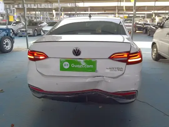 Volkswagen Lavida 2023 (41100 км)