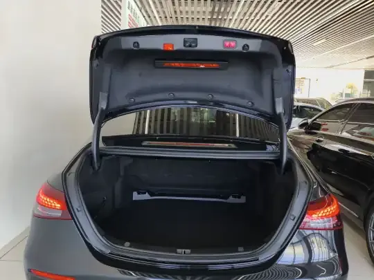 Mercedes-Benz E-Class 2022 (65100 км)