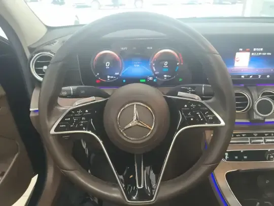 Mercedes-Benz E-Class New Energy 2022 (72700 км)