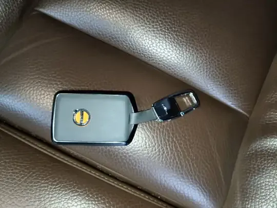Volvo XC60 New Energy 2023 (112400 км)