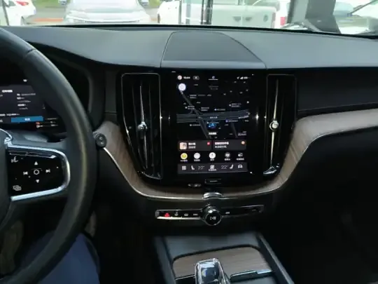 Volvo XC60 New Energy 2023 (112400 км)