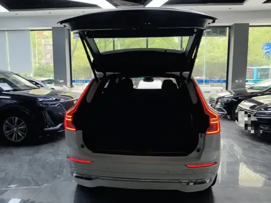 Volvo XC60 New Energy 2023 (112400 км)