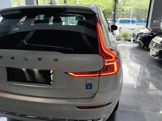Volvo XC60 New Energy 2023 (112400 км)