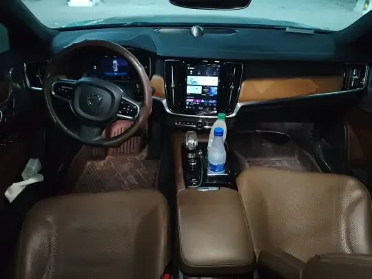 Volvo S90 New Energy 2023 (108200 км)