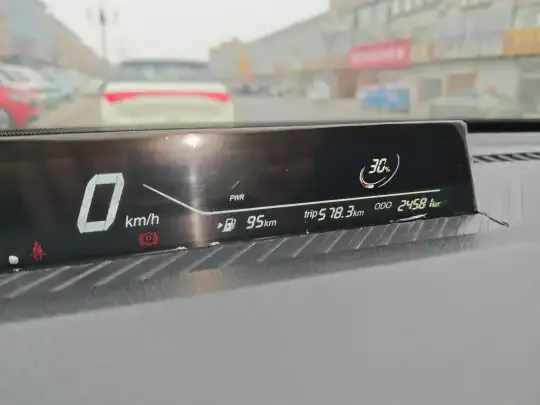 NETA V 2022 (24600 км)