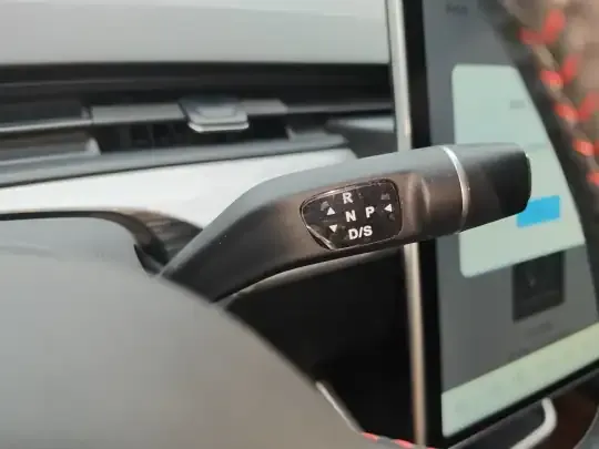 NETA V 2022 (24600 км)