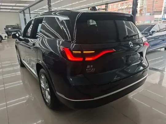 Nio ES8 2022 (59300 км)