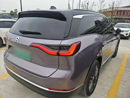 Nio ES8 2022 (72400 км)