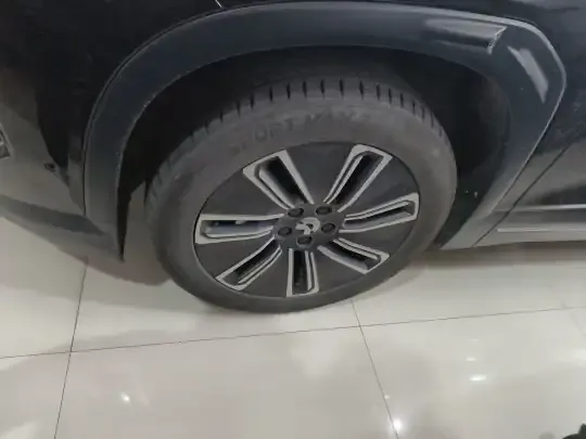 Nio ES7 2022 (89900 км)