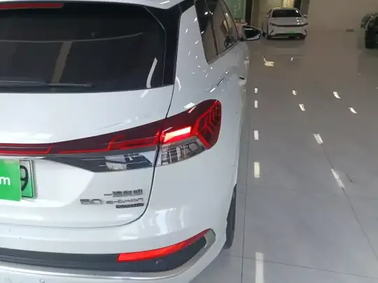 Audi Q4 e-tron 2022 (27799 км)