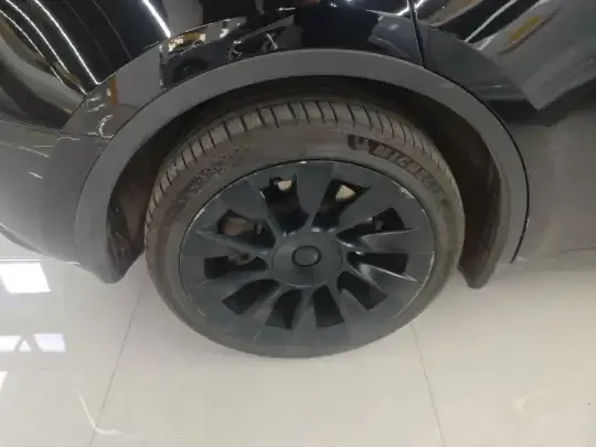 Tesla Model Y 2022 (113100 км)