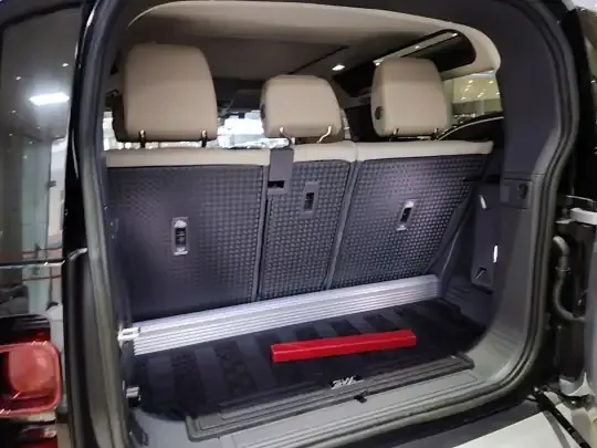 Land Rover Defender 2023 (18500 км)