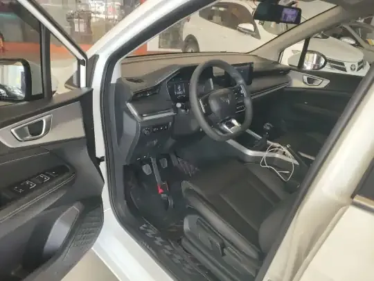 Wuling Jiachen 2022 (65000 км)