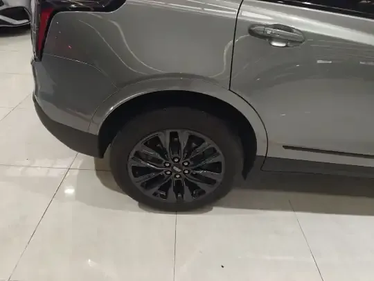 Cadillac XT5 2022 (37300 км)