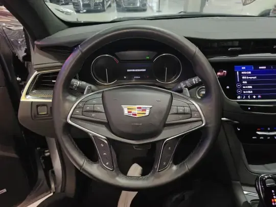 Cadillac XT5 2022 (37300 км)