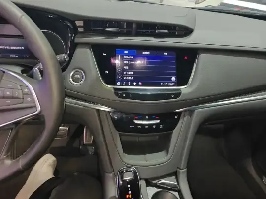 Cadillac XT5 2022 (37300 км)