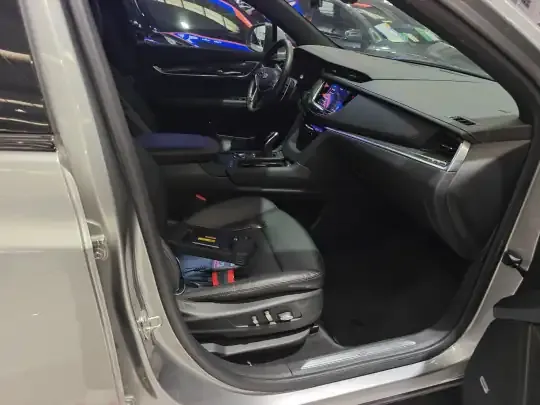 Cadillac XT5 2022 (37300 км)