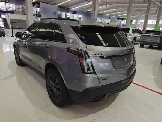 Cadillac XT5 2022 (37300 км)