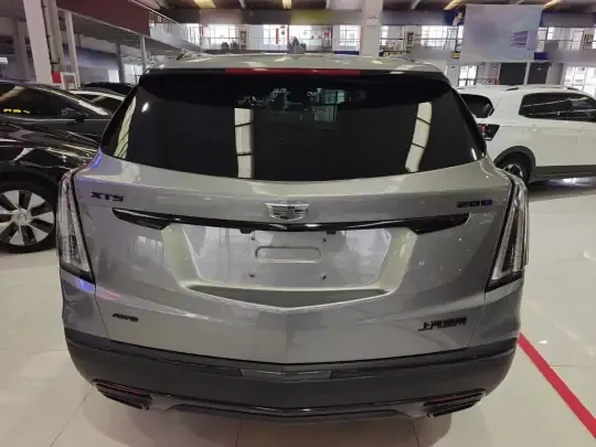 Cadillac XT5 2022 (37300 км)