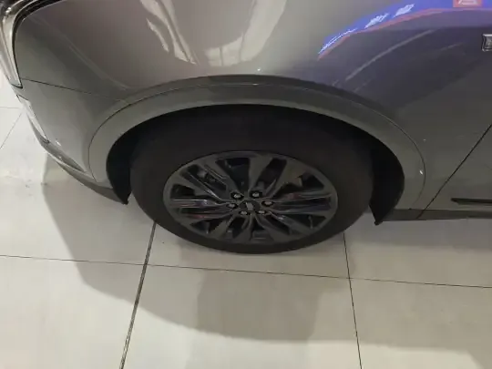 Cadillac XT5 2022 (37300 км)