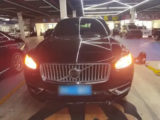 Volvo XC90 2023 (91800 км)