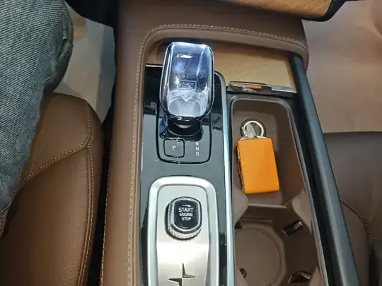 Volvo XC90 2023 (86200 км)