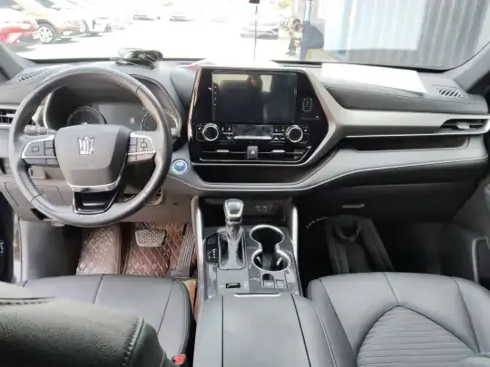 Toyota Crown Kluger 2022 (62699 км)