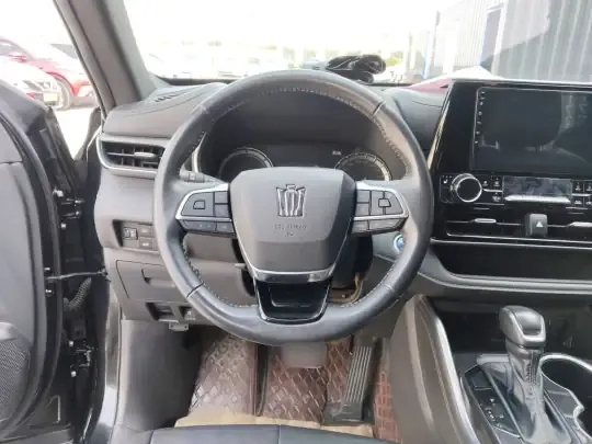 Toyota Crown Kluger 2022 (62699 км)