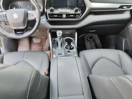 Toyota Crown Kluger 2022 (62699 км)