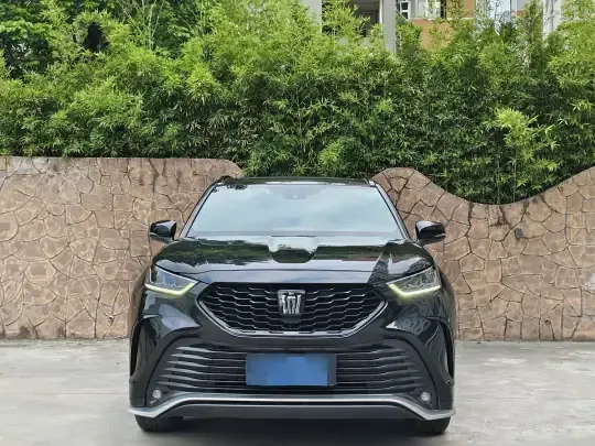 Toyota Crown Kluger 2022 (41700 км)
