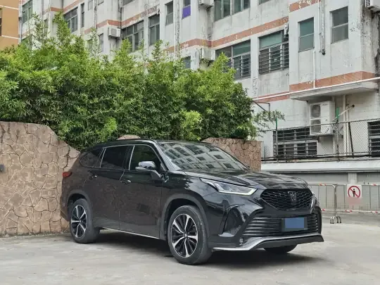 Toyota Crown Kluger 2022 (41700 км)