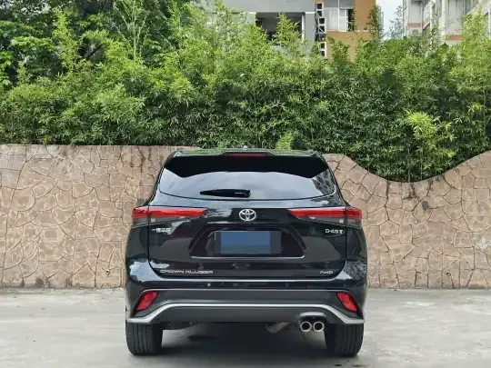 Toyota Crown Kluger 2022 (41700 км)