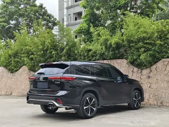 Toyota Crown Kluger 2022 (41700 км)