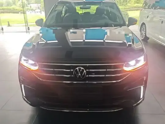 Volkswagen Tiguan L New Energy 2023 (100 км)