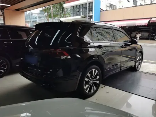 Volkswagen Tiguan L 2023 (109200 км)