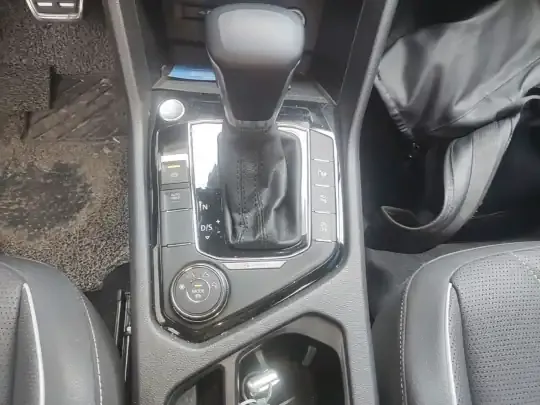 Volkswagen Tiguan L 2023 (165100 км)
