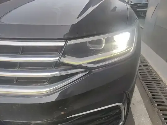 Volkswagen Tiguan L 2023 (165100 км)
