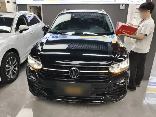Volkswagen Tiguan L 2023 (52600 км)