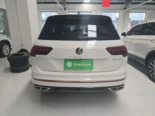 Volkswagen Tiguan L 2023 (23000 км)