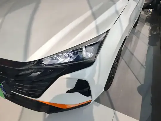 Dongfeng Aeolus Yixuan 2023 (34000 км)