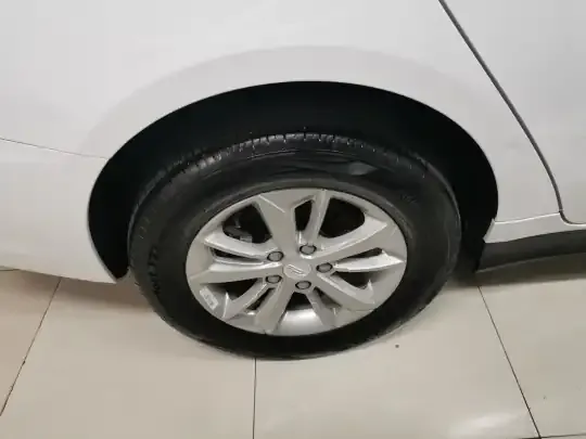 Geely Auto Emgrand New Energy 2022 (43000 км)