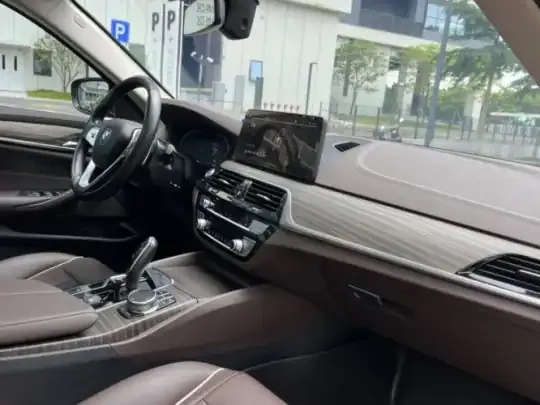 BMW 5 Series 2022 (61200 км)