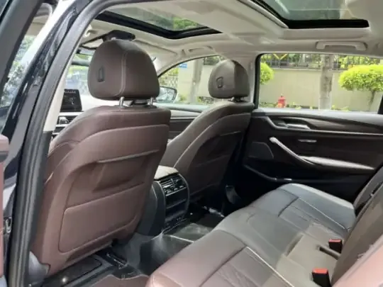 BMW 5 Series 2022 (61200 км)