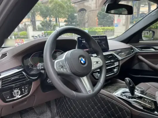BMW 5 Series 2022 (34900 км)